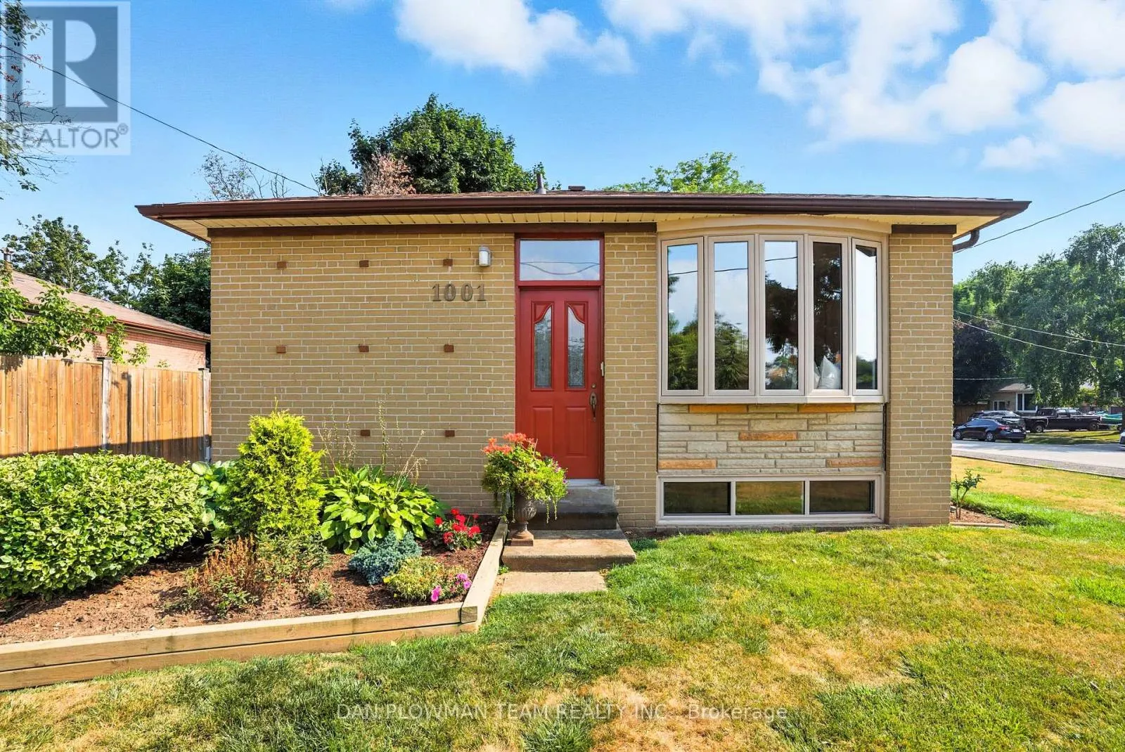 1001 WARDMAN CRESCENT