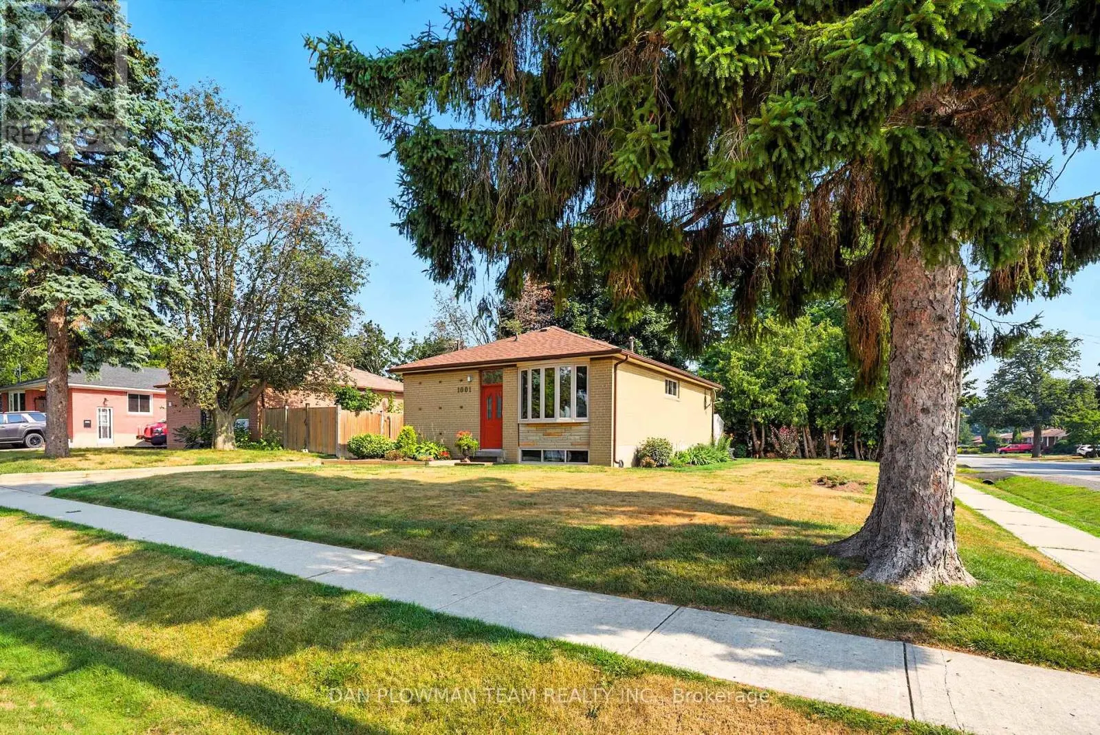 1001 WARDMAN CRESCENT