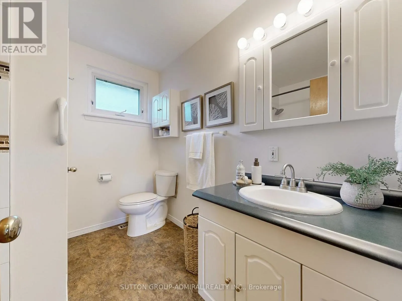 680 ADELAIDE AVENUE E