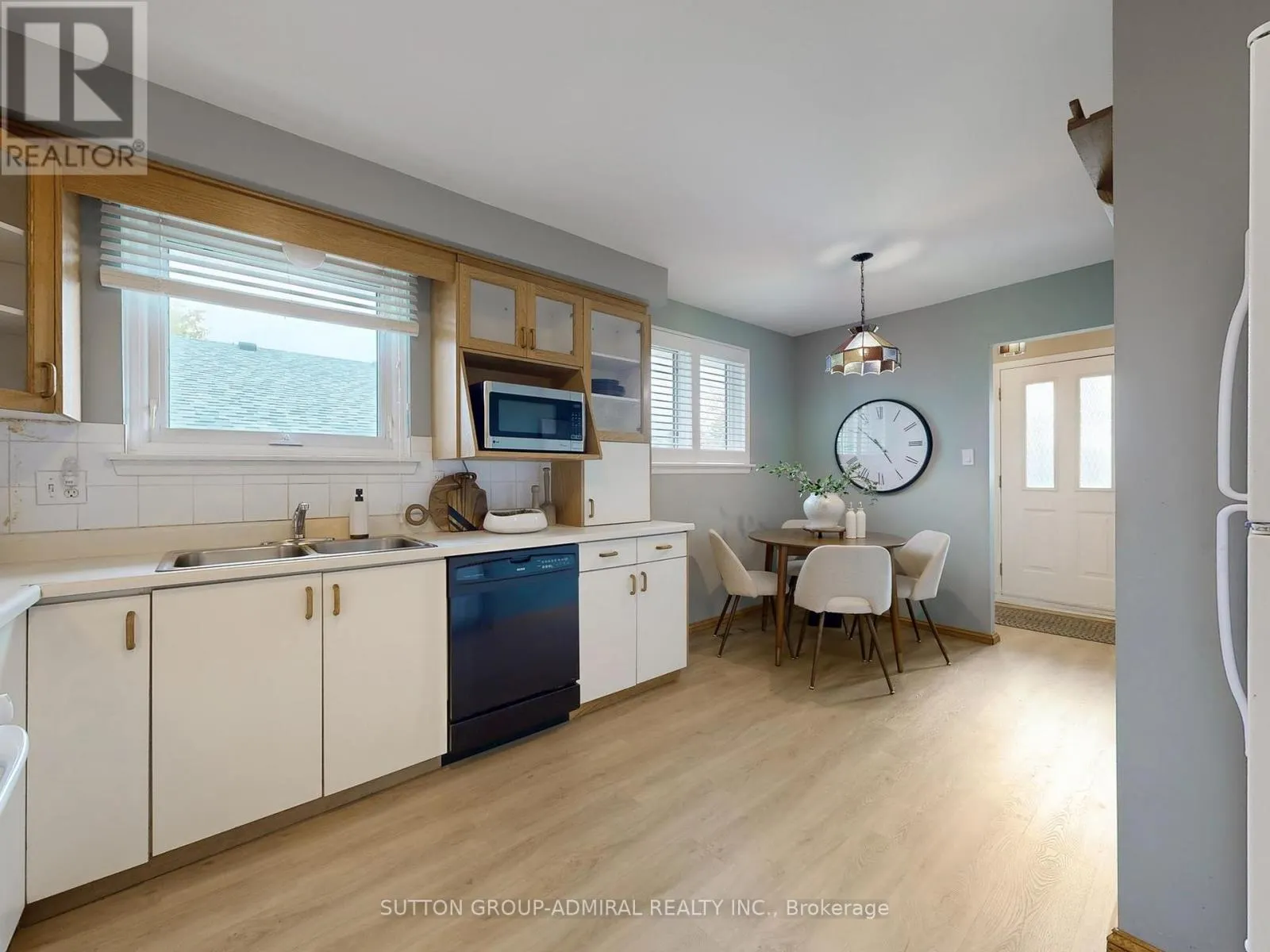 680 ADELAIDE AVENUE E