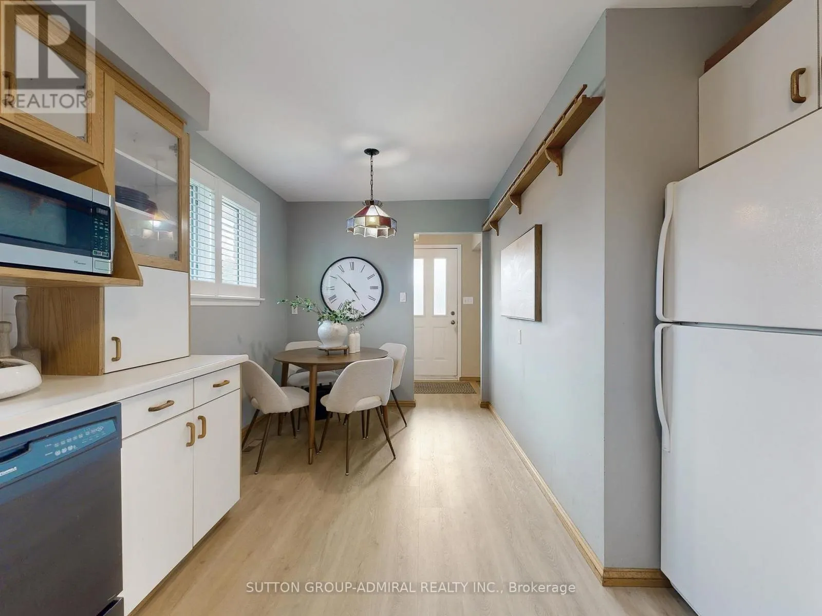 680 ADELAIDE AVENUE E