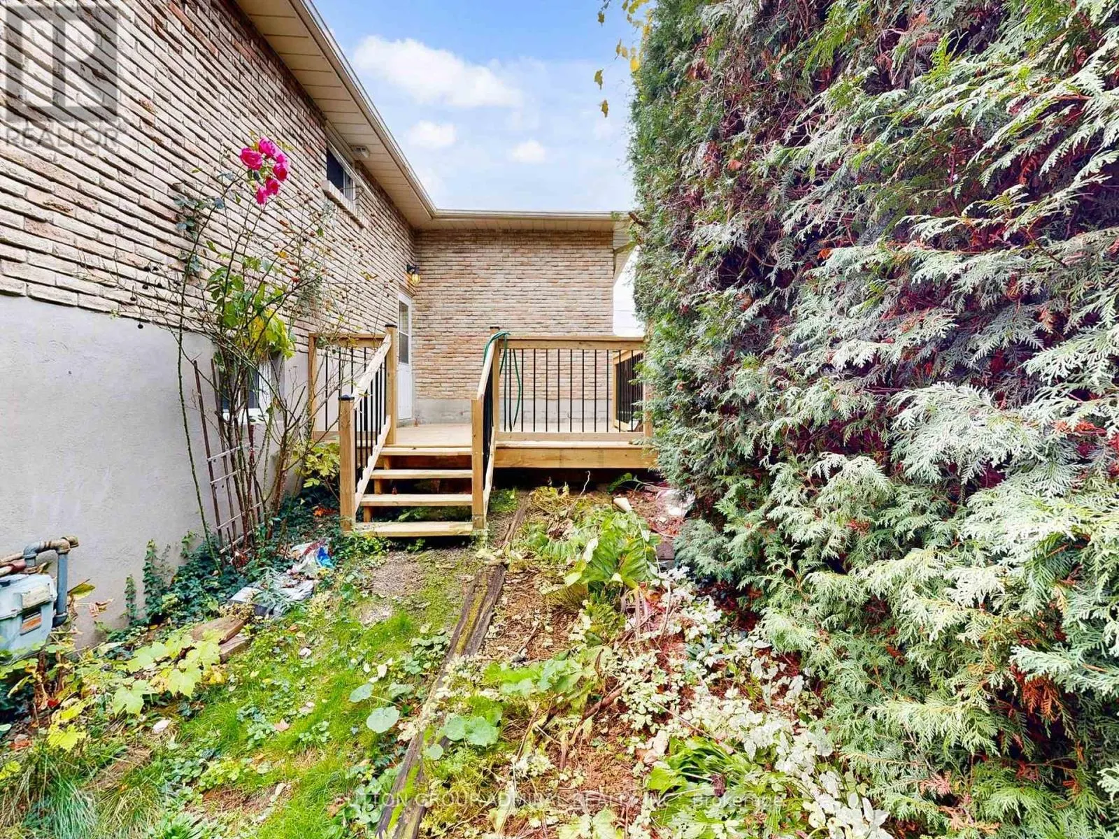 680 ADELAIDE AVENUE E