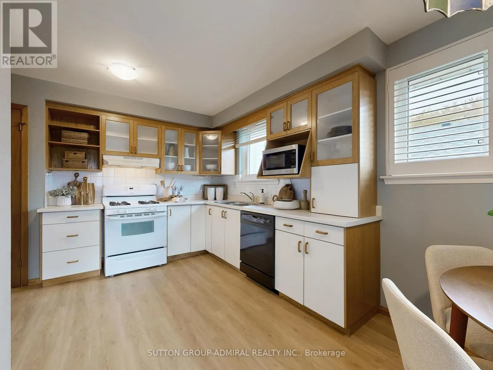 680 ADELAIDE AVENUE E