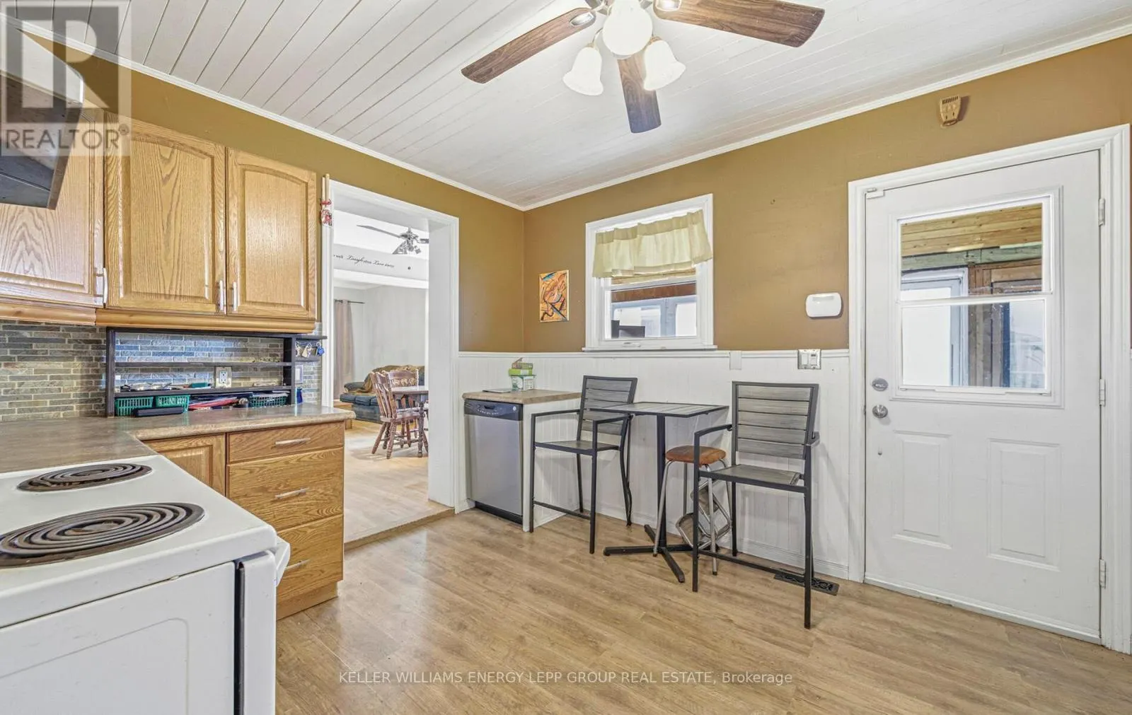 61 WELLINGTON STREET