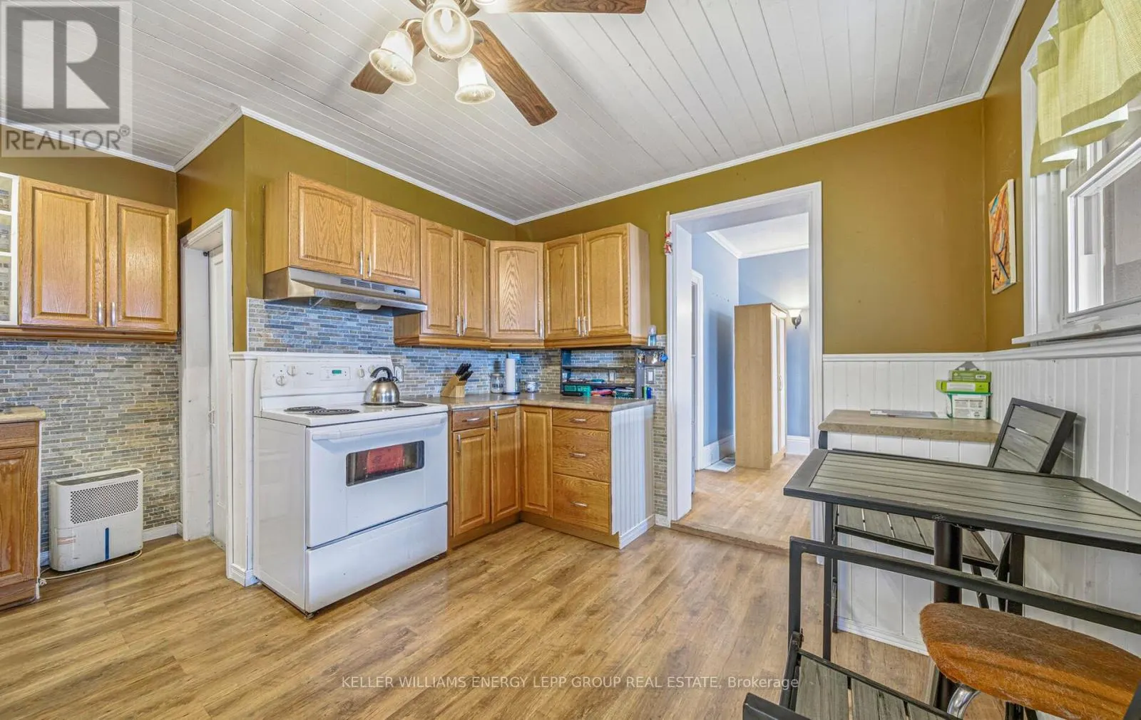 61 WELLINGTON STREET