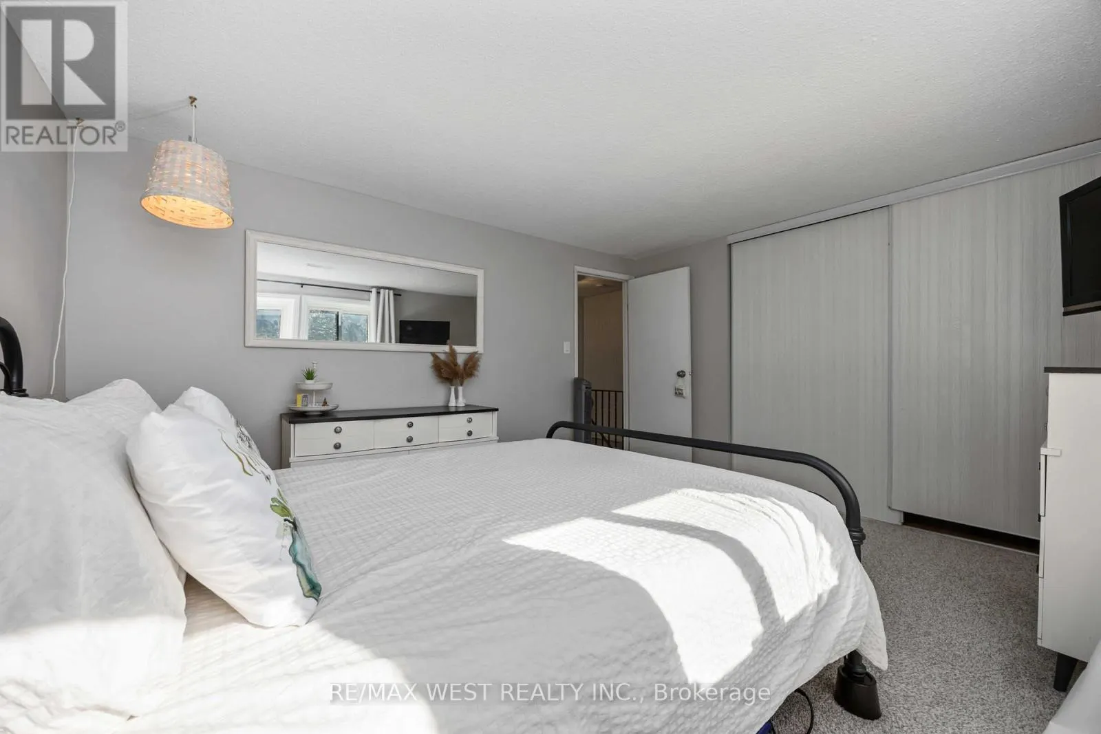 E8 - 221 ORMOND DRIVE