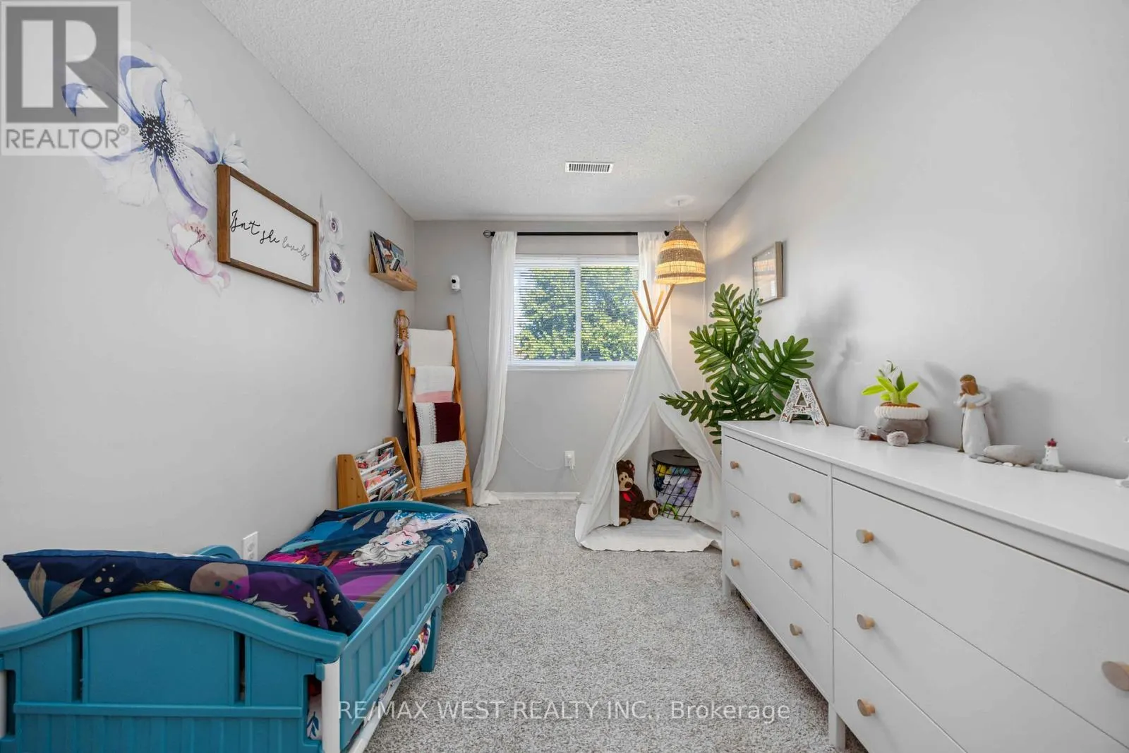 E8 - 221 ORMOND DRIVE