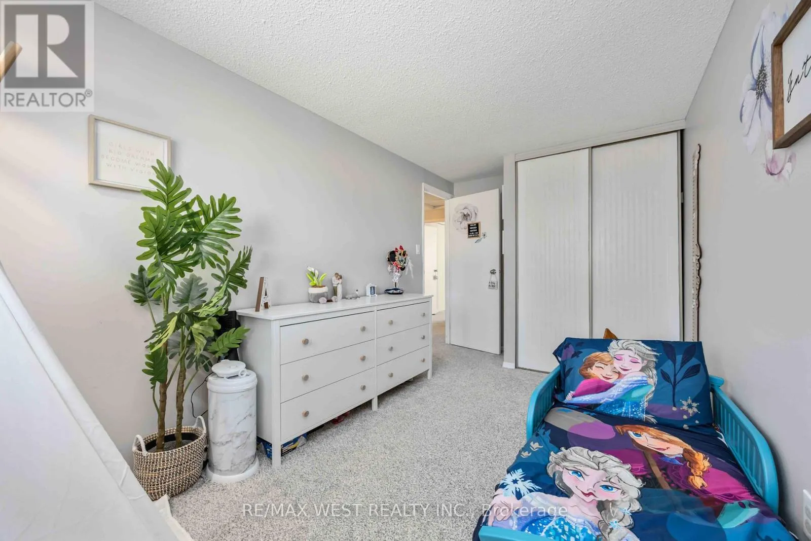 E8 - 221 ORMOND DRIVE