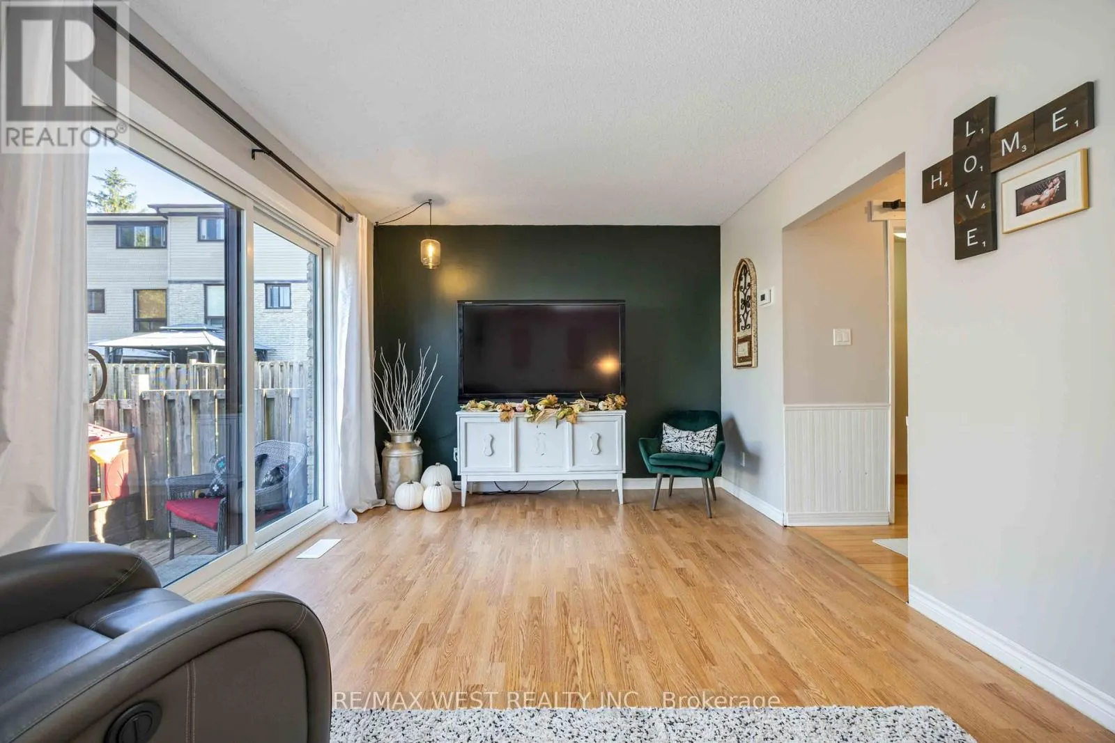 E8 - 221 ORMOND DRIVE