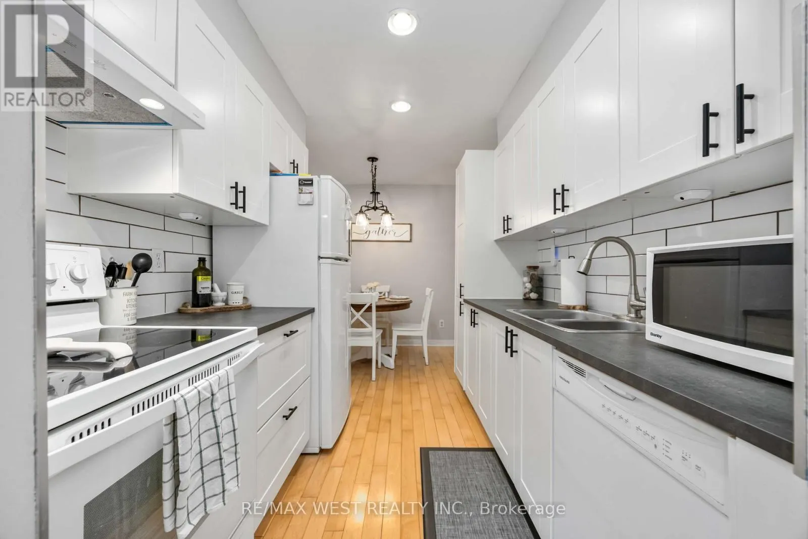 E8 - 221 ORMOND DRIVE