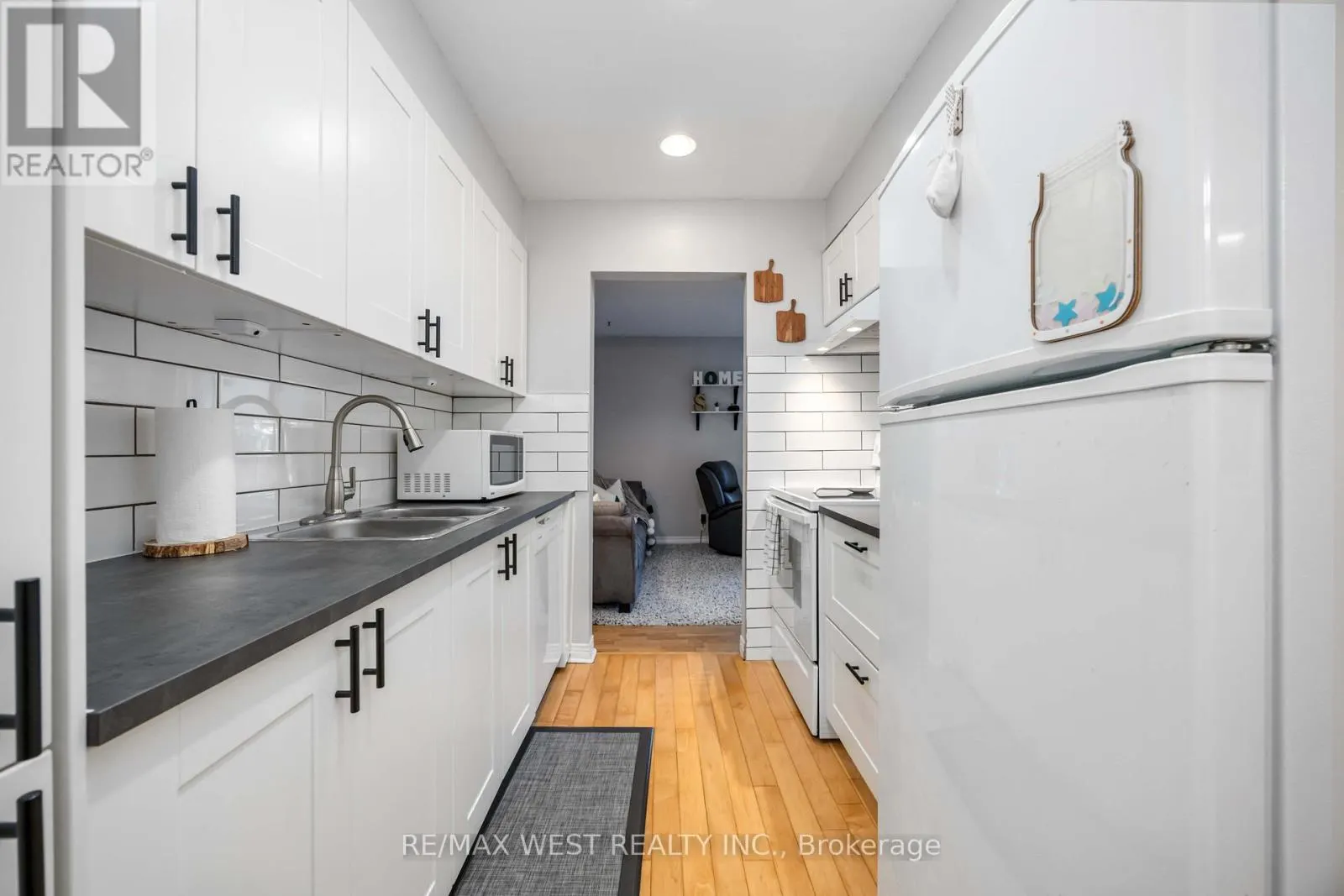 E8 - 221 ORMOND DRIVE