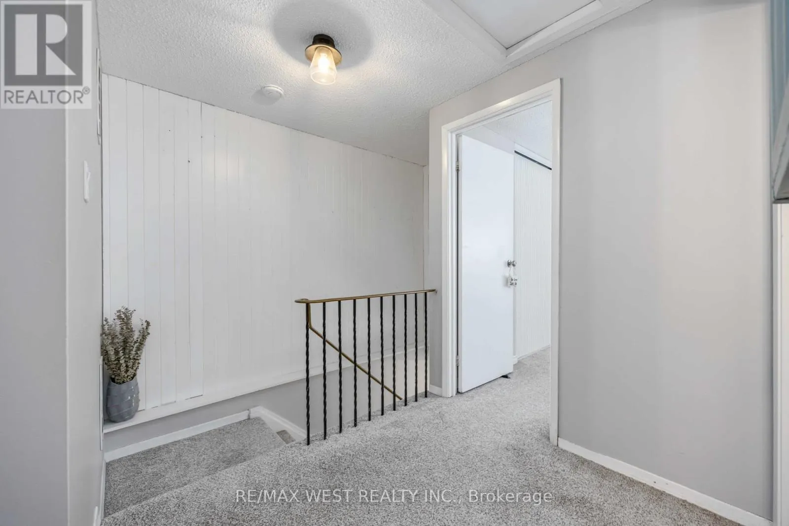 E8 - 221 ORMOND DRIVE