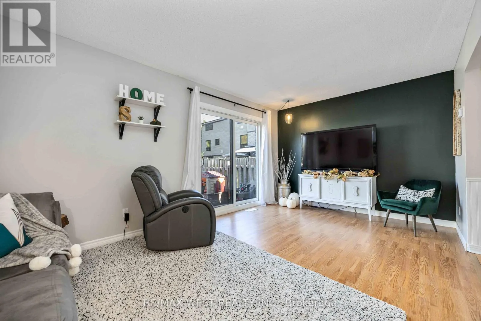 E8 - 221 ORMOND DRIVE