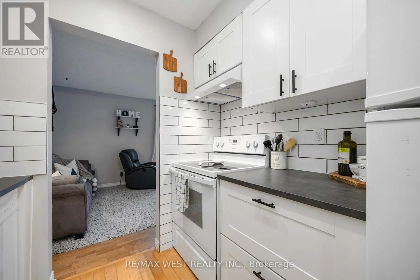 E8 - 221 ORMOND DRIVE