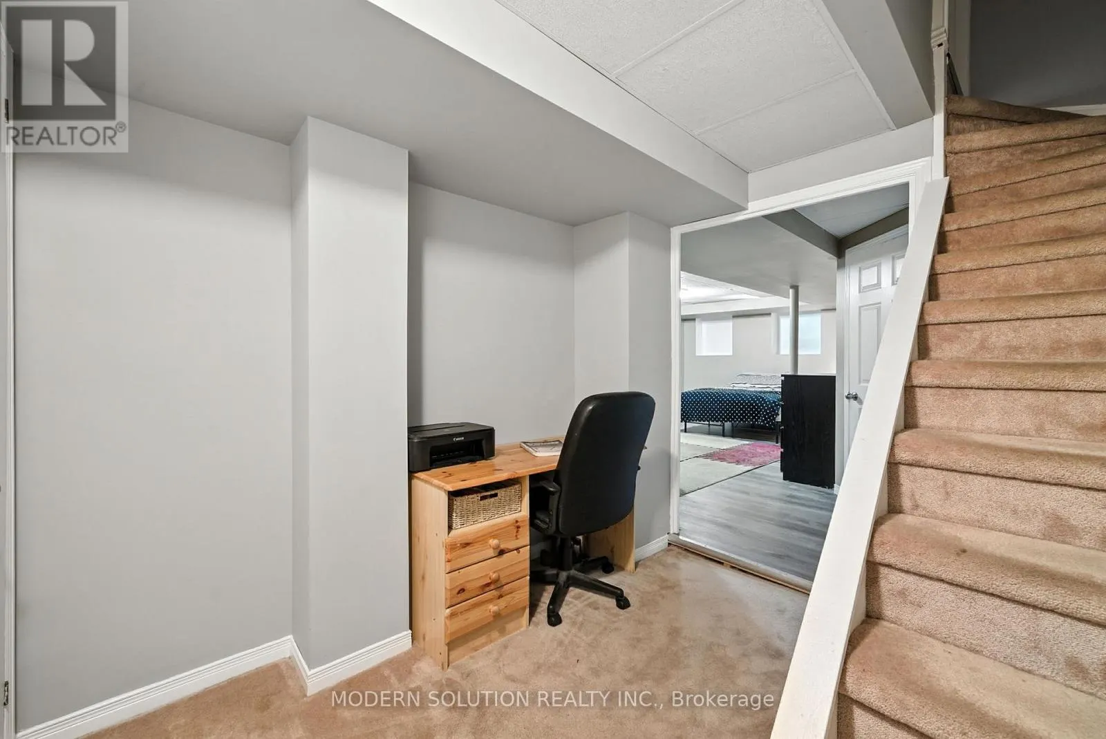 99 CREEKWOOD CRESCENT