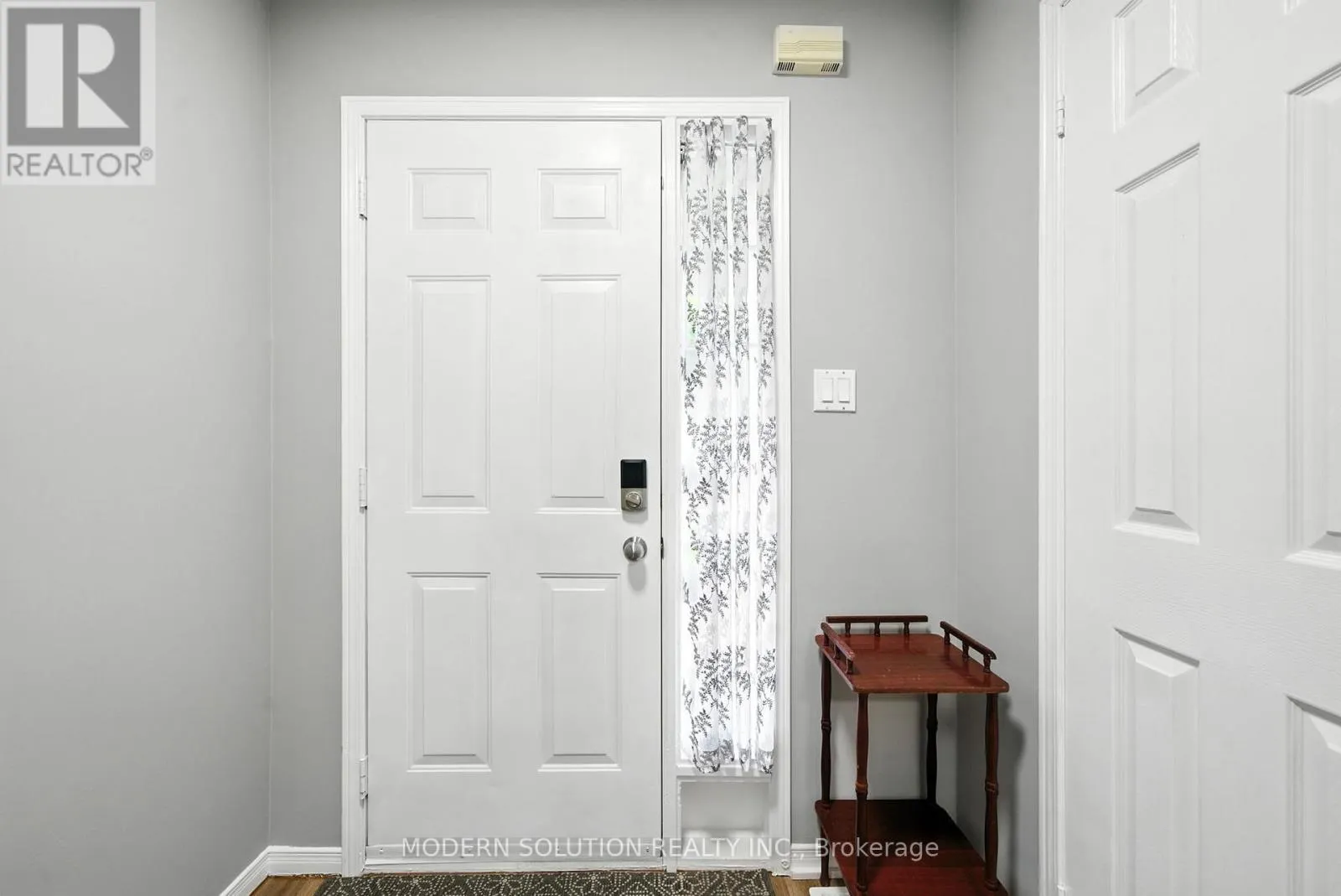 99 CREEKWOOD CRESCENT