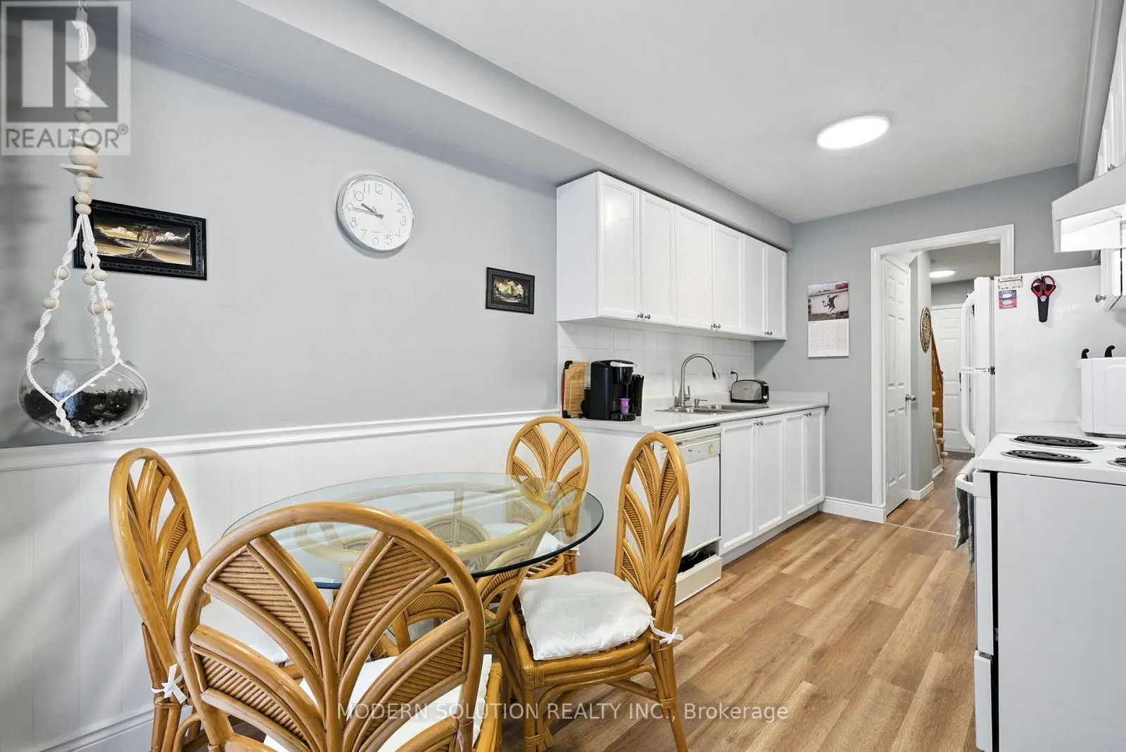 99 CREEKWOOD CRESCENT