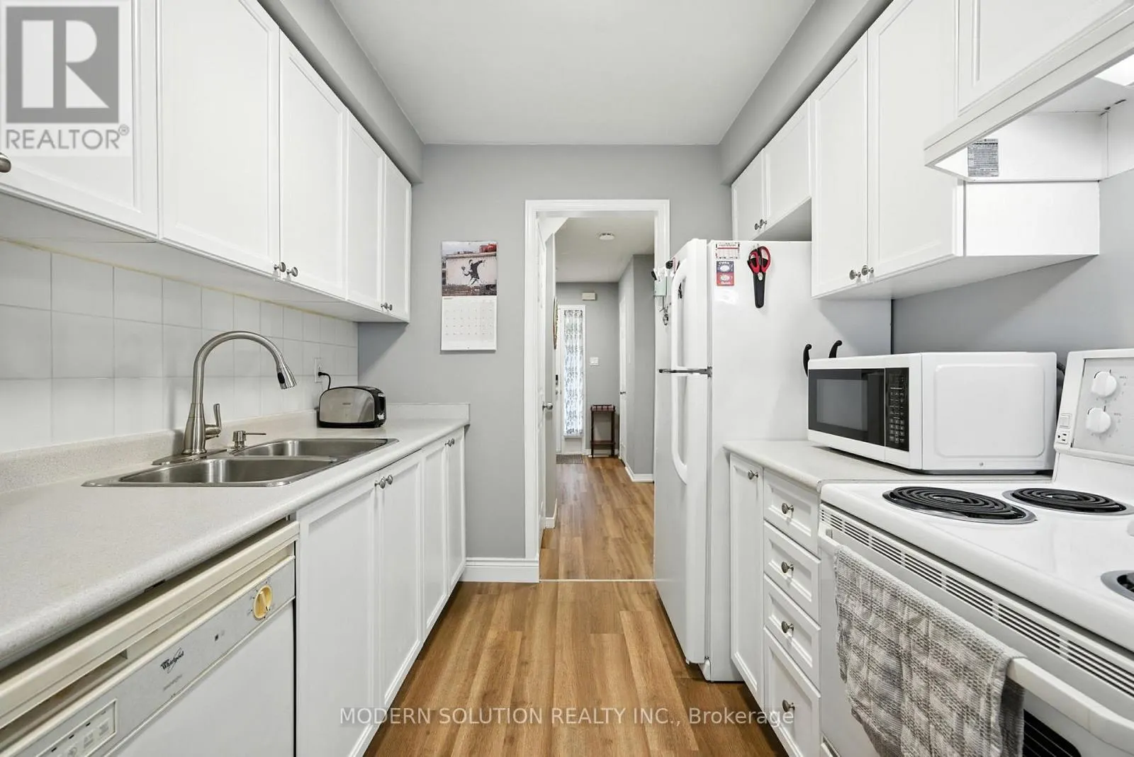 99 CREEKWOOD CRESCENT