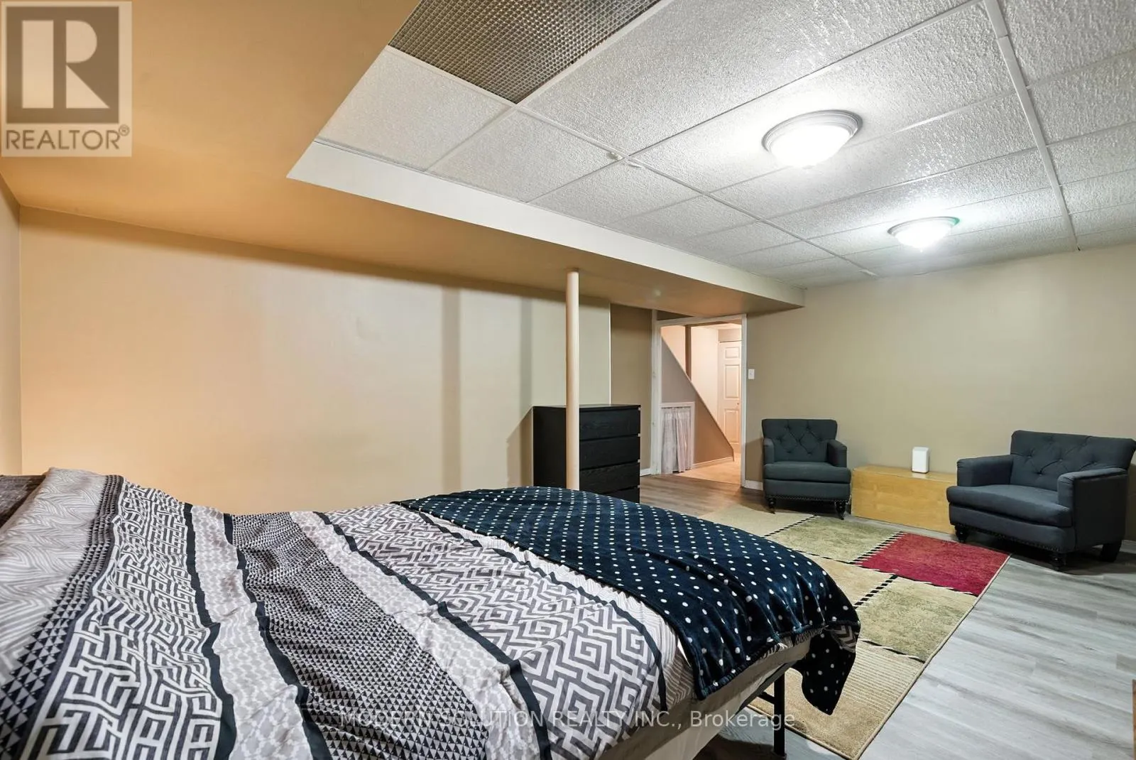 99 CREEKWOOD CRESCENT