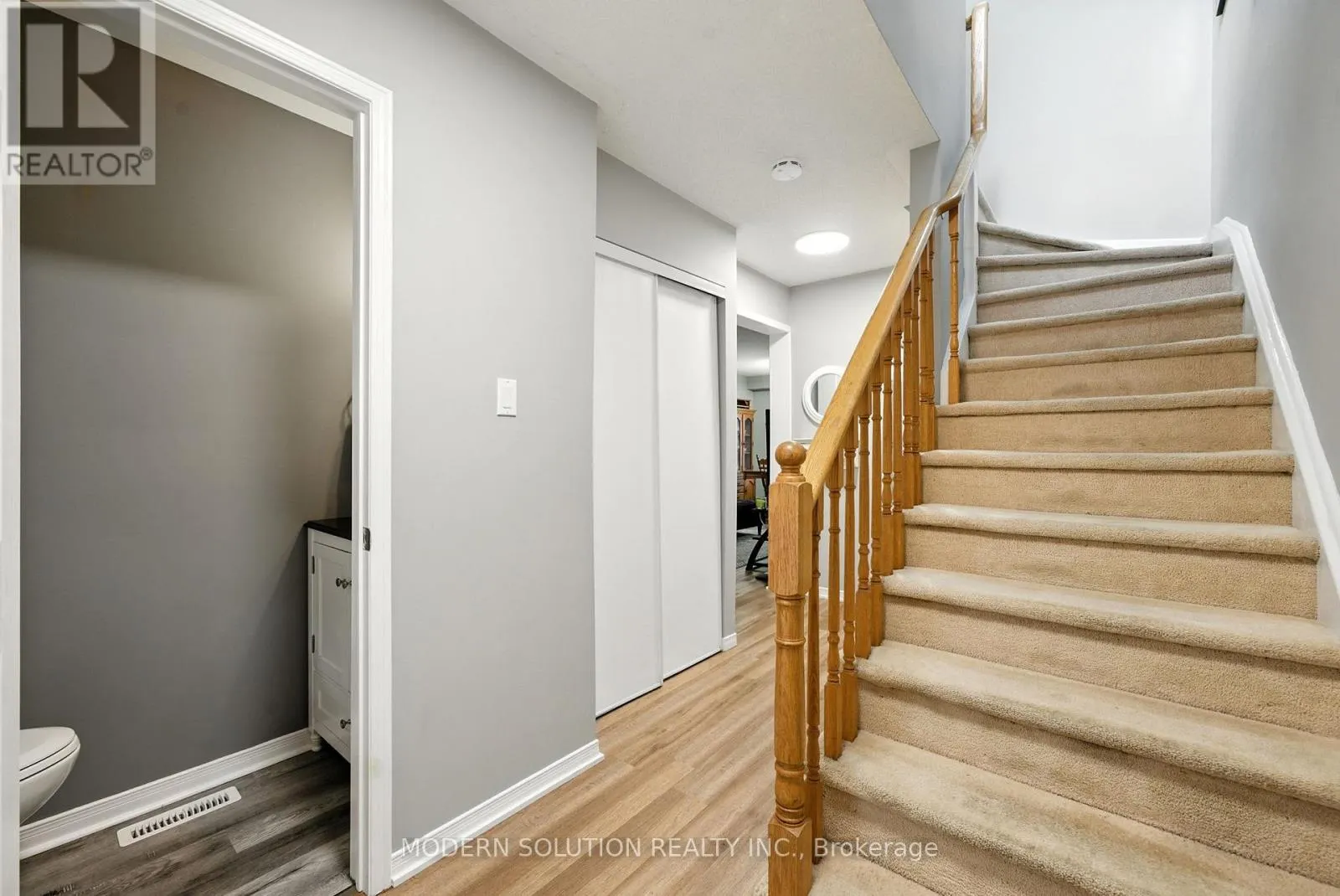 99 CREEKWOOD CRESCENT