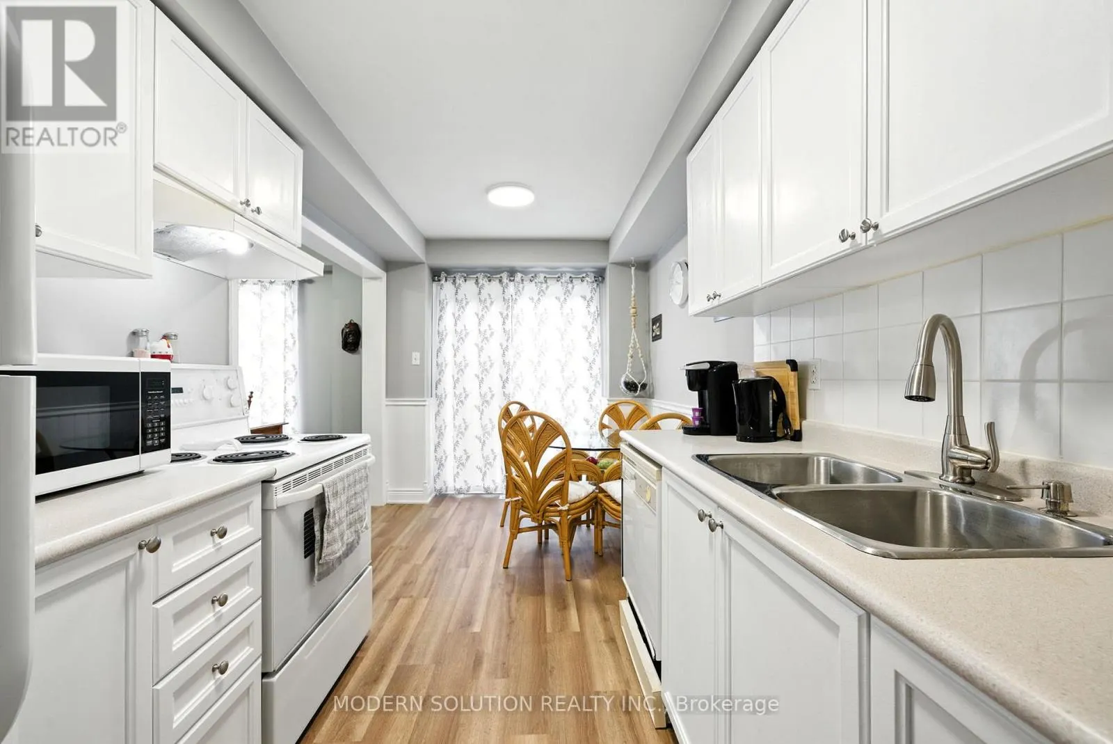 99 CREEKWOOD CRESCENT