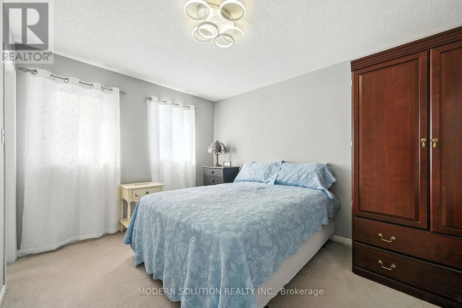 99 CREEKWOOD CRESCENT