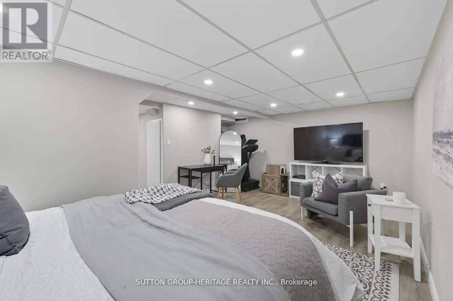 23 SWANSTON CRESCENT