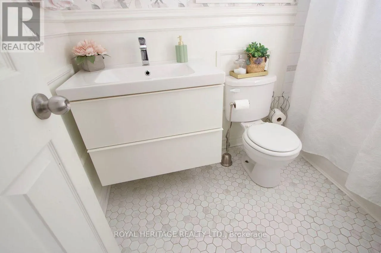 66 FIELDNEST CRESCENT