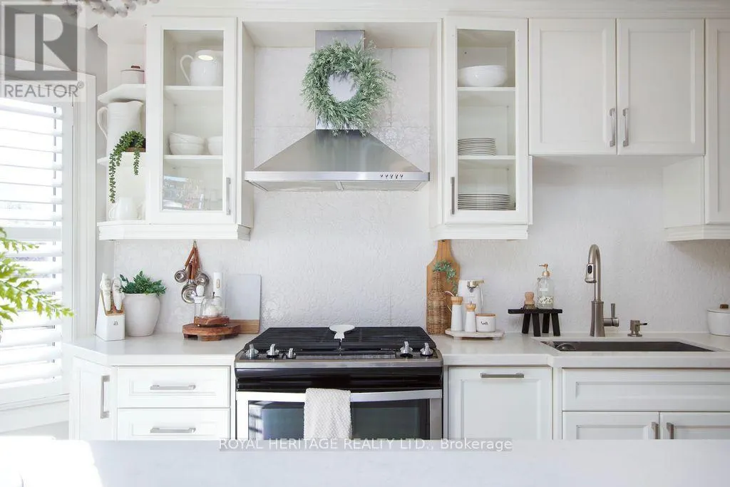 66 FIELDNEST CRESCENT