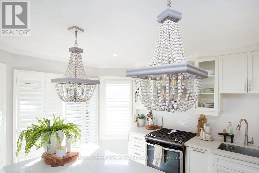 66 FIELDNEST CRESCENT