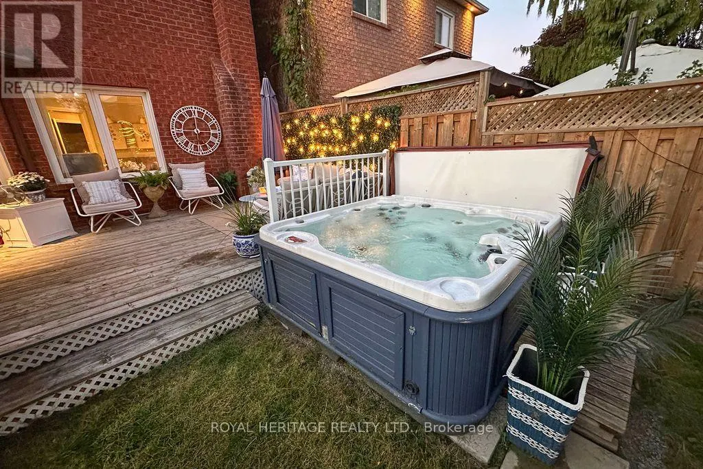 66 FIELDNEST CRESCENT