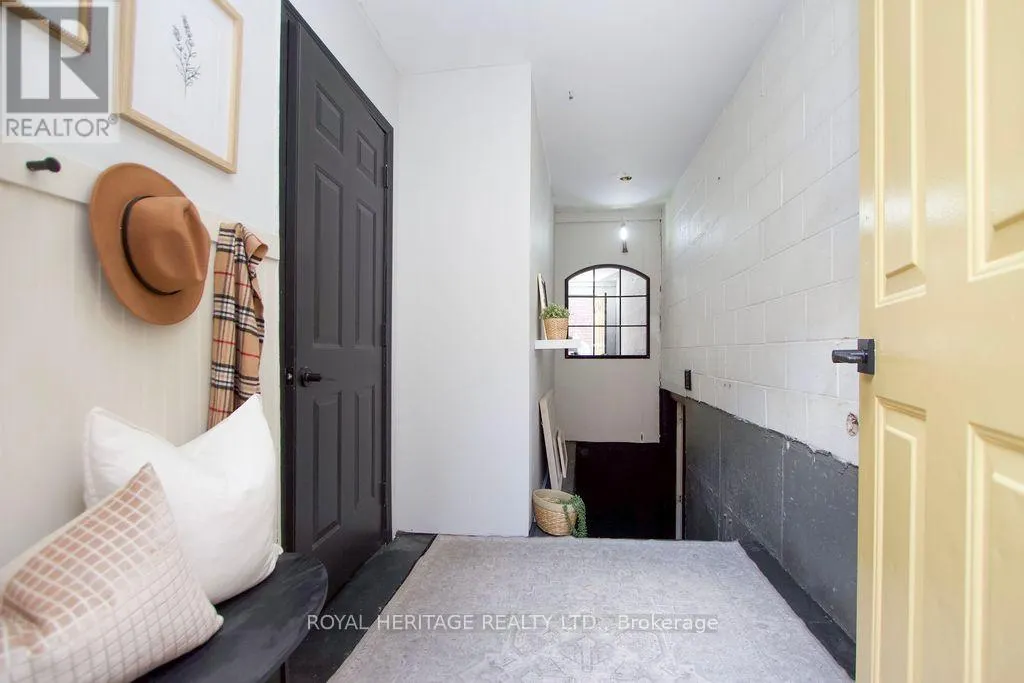 66 FIELDNEST CRESCENT