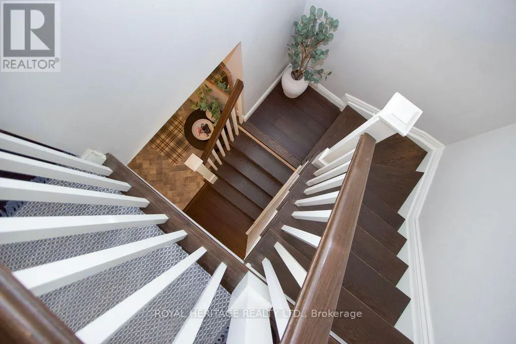 66 FIELDNEST CRESCENT