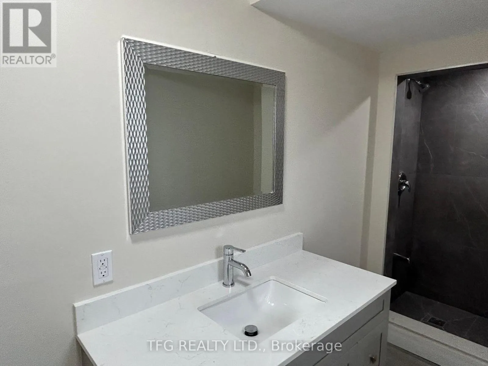 UPPER - 306 KING STREET W, #Upper