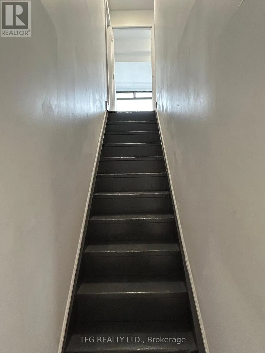 UPPER - 306 KING STREET W, #Upper