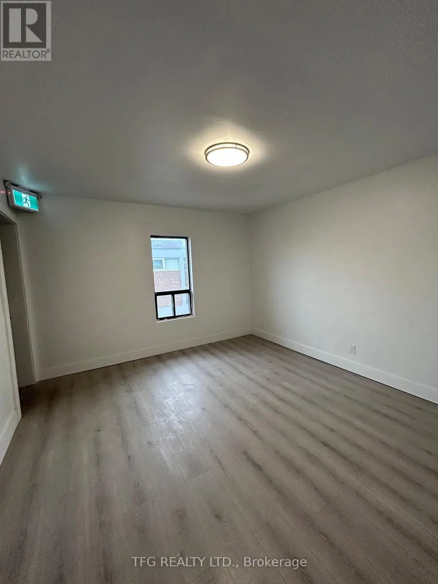 UPPER - 306 KING STREET W, #Upper