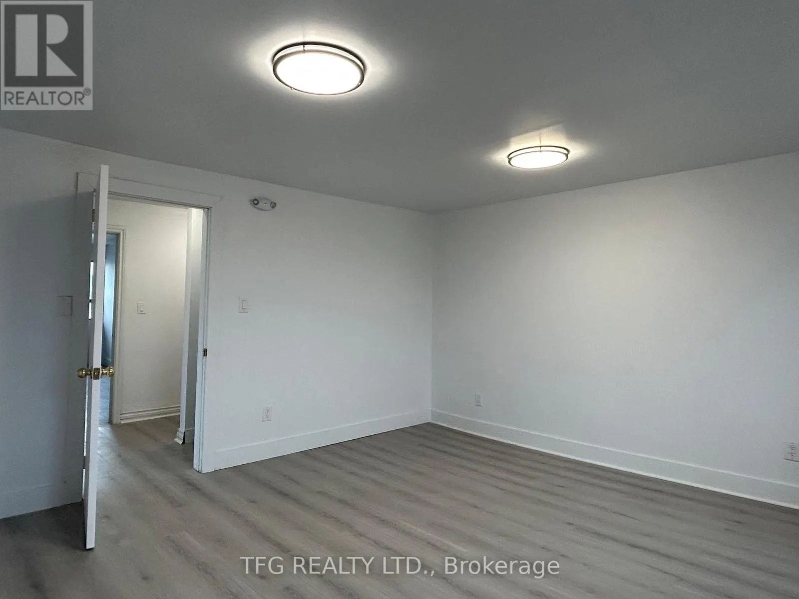 UPPER - 306 KING STREET W, #Upper