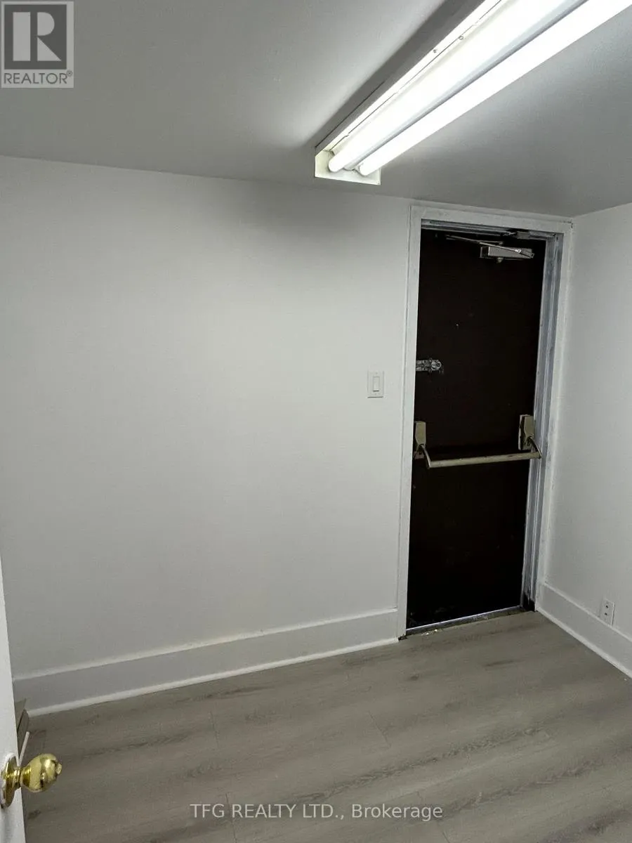 UPPER - 306 KING STREET W, #Upper