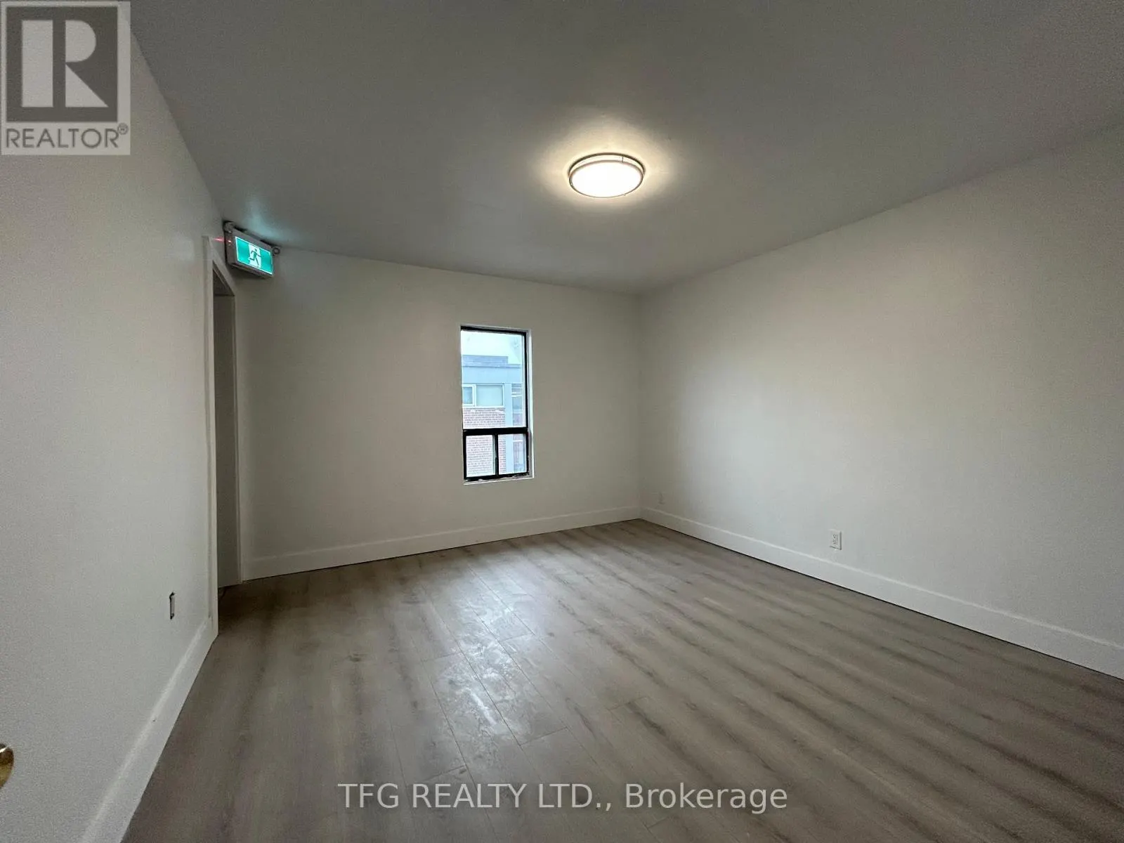 UPPER - 306 KING STREET W, #Upper