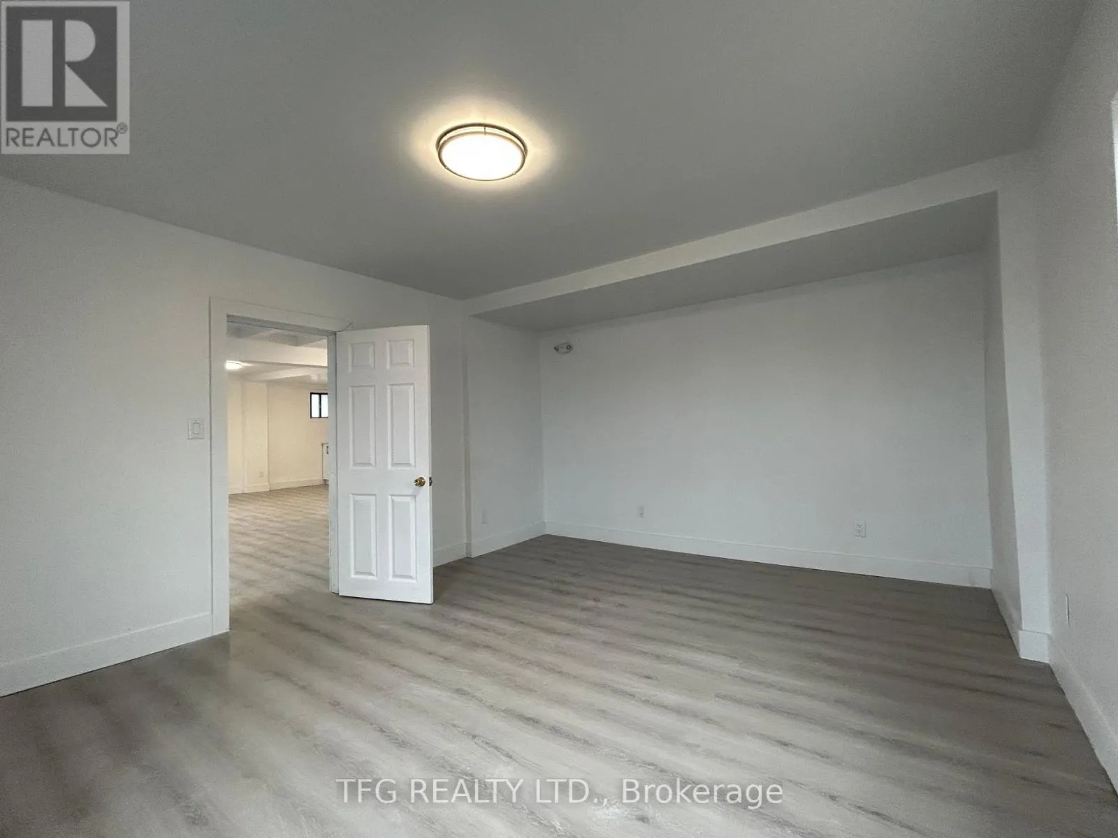 UPPER - 306 KING STREET W, #Upper