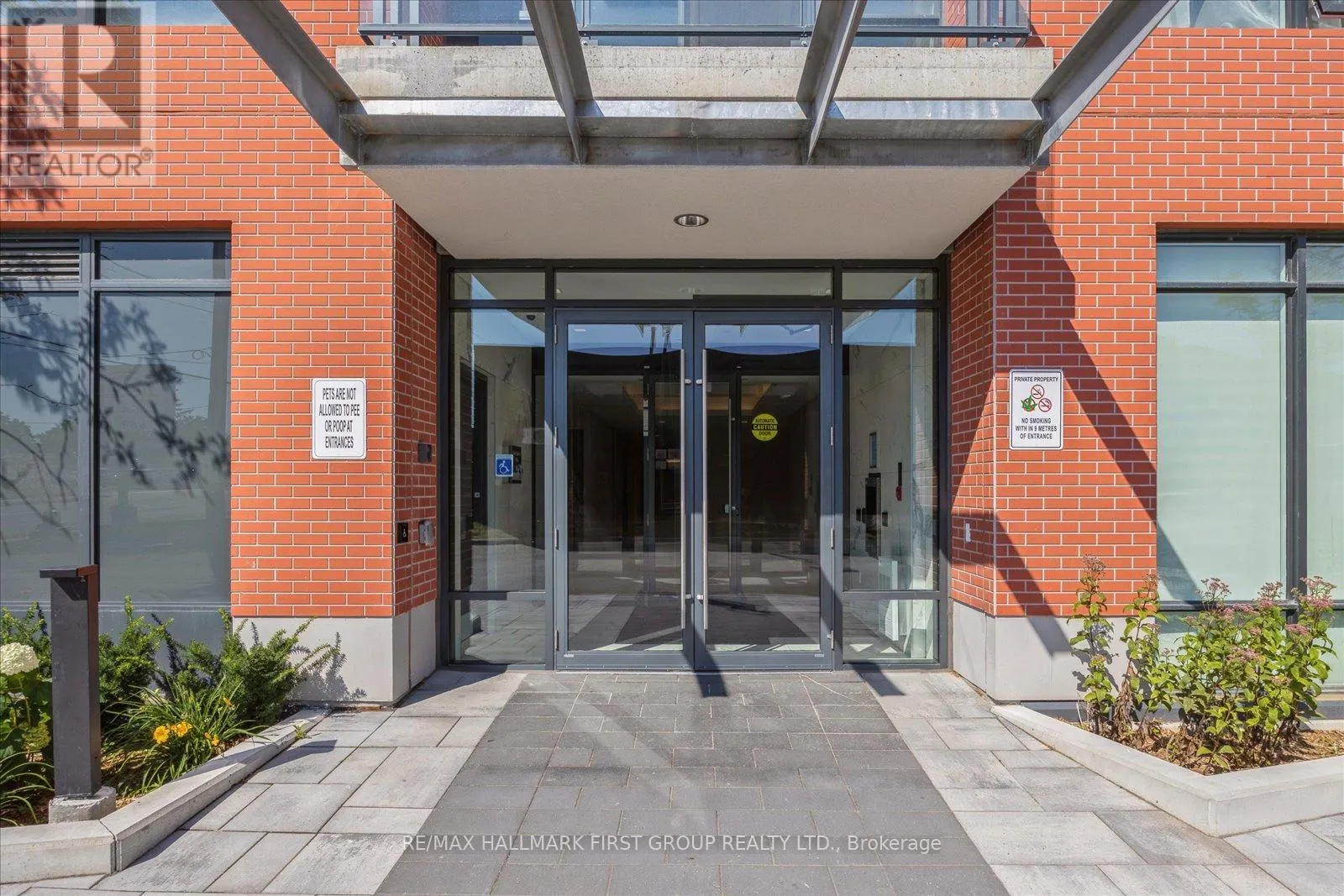 302 - 1010 DUNDAS STREET E, #302