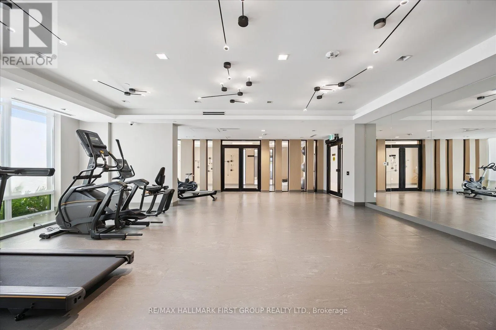 302 - 1010 DUNDAS STREET E, #302