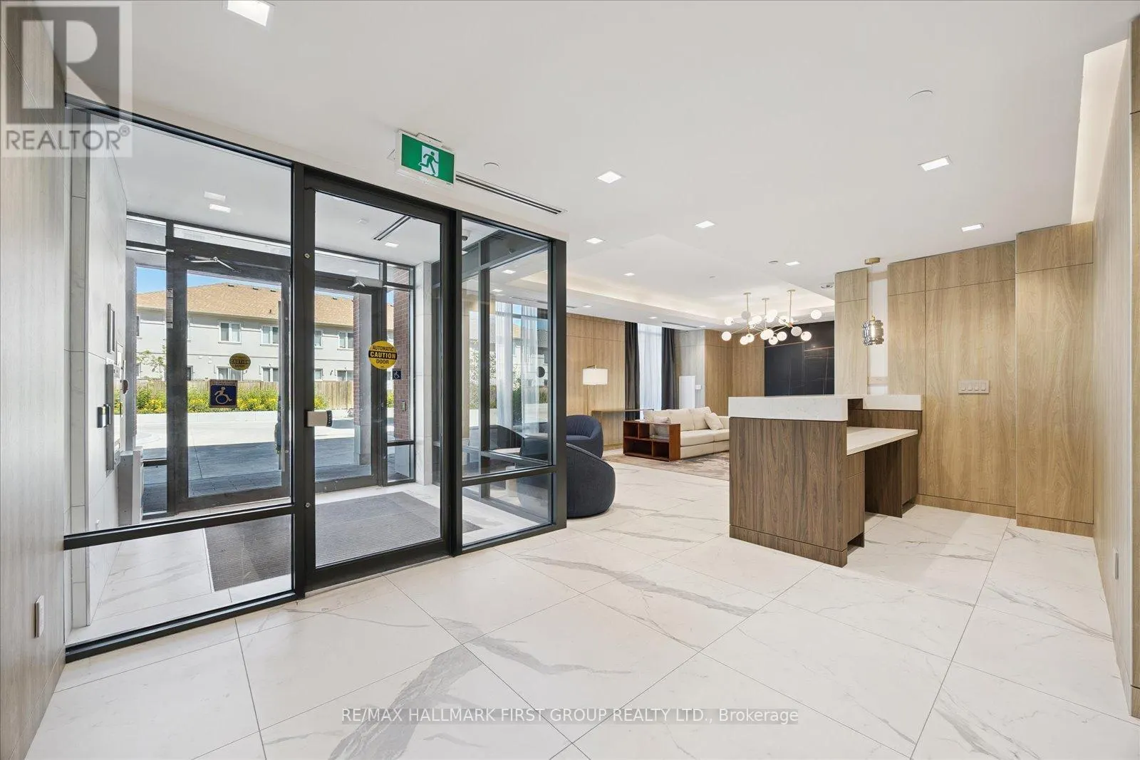 302 - 1010 DUNDAS STREET E, #302