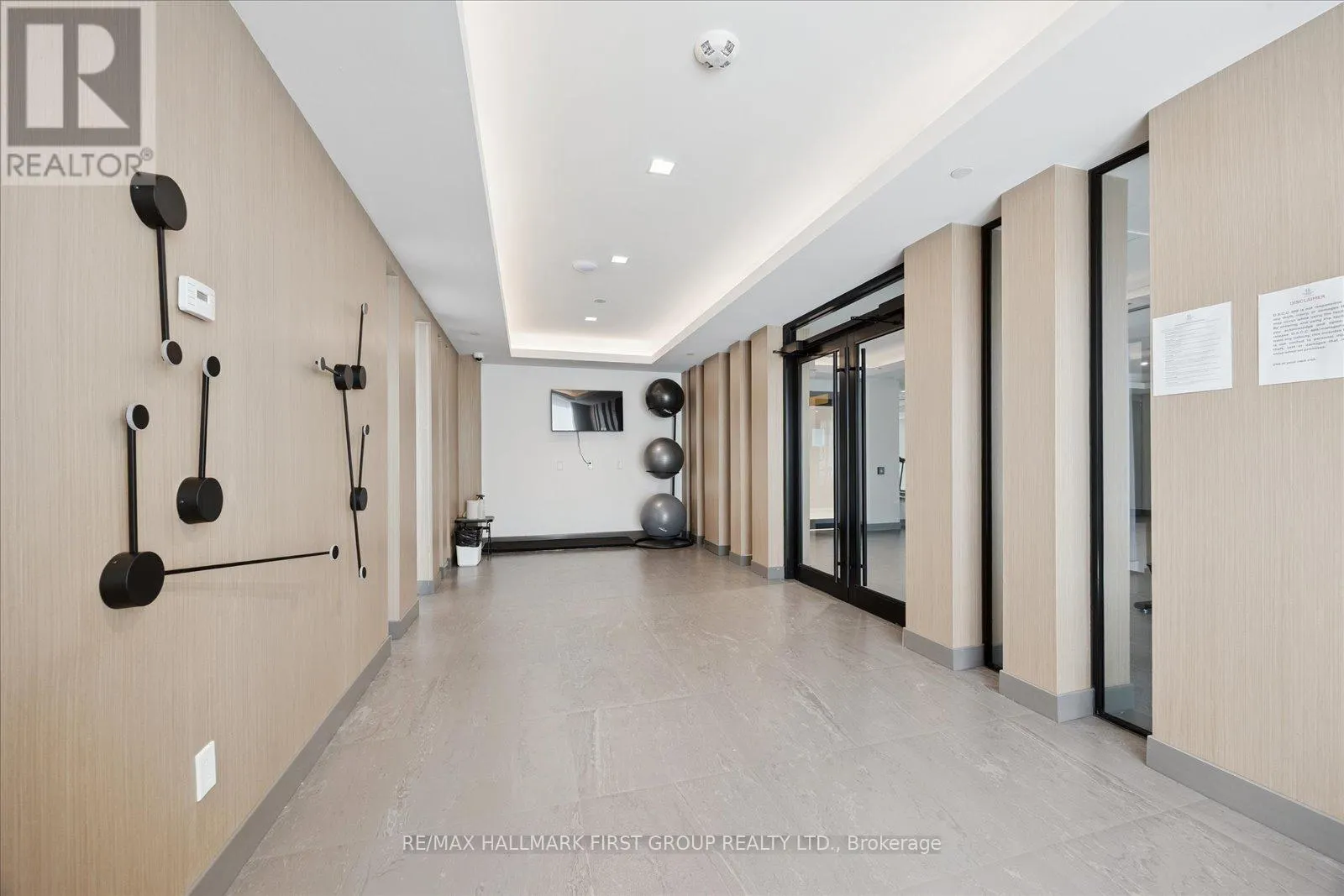 302 - 1010 DUNDAS STREET E, #302