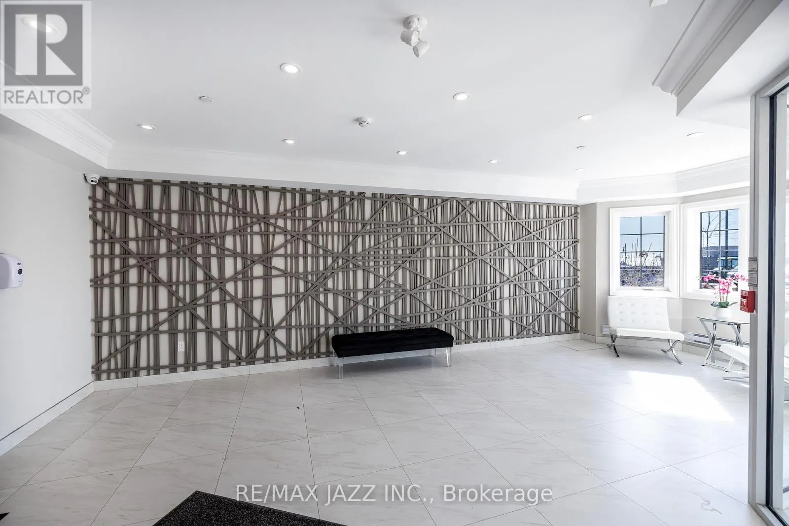 412 - 70 SHIPWAY AVENUE, #412