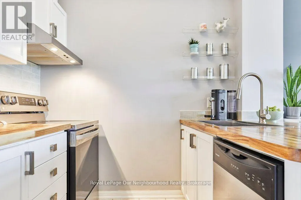 422 - 80 ASPEN SPRINGS DRIVE, #422