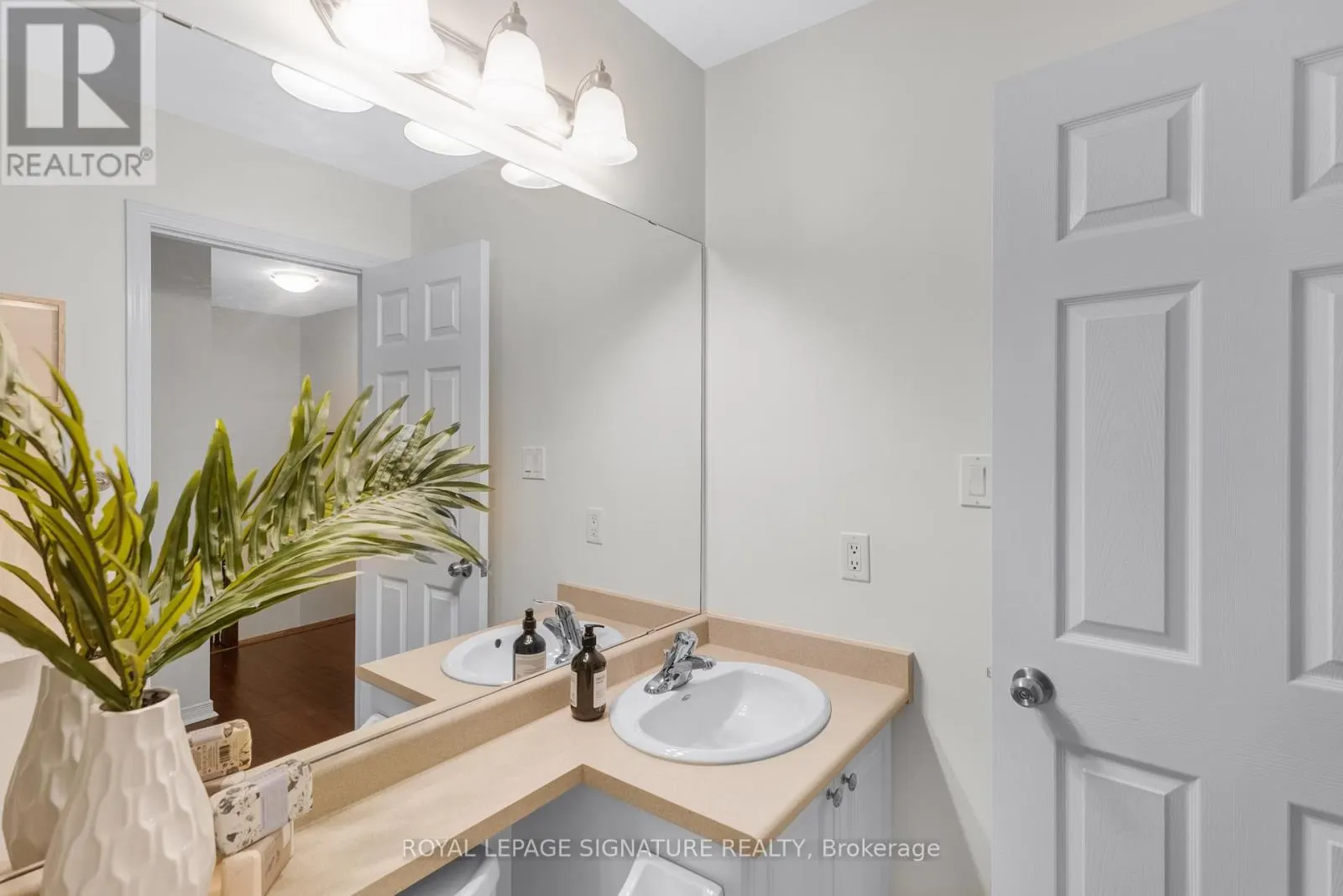 23 - 1701 FINCH AVENUE