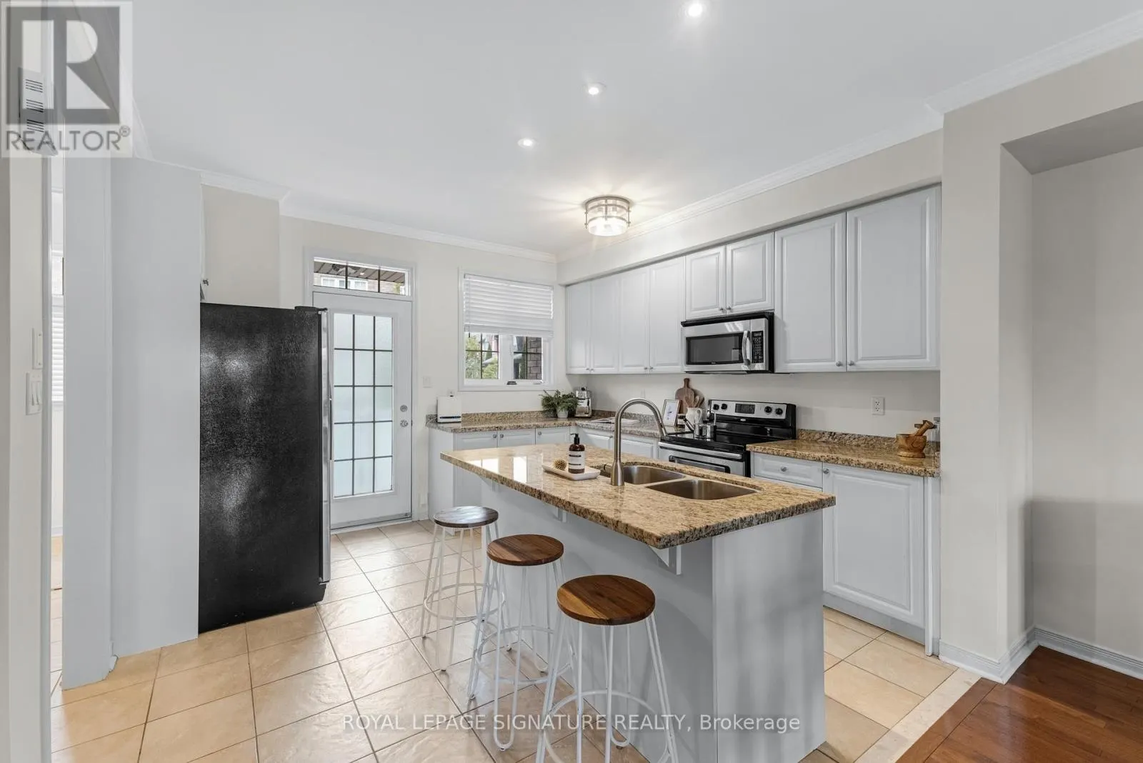 23 - 1701 FINCH AVENUE