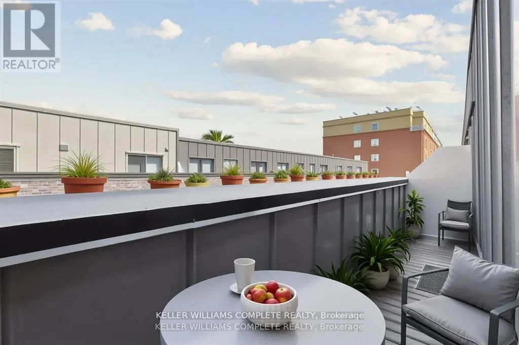 40 - 1740 SIMCOE STREET N