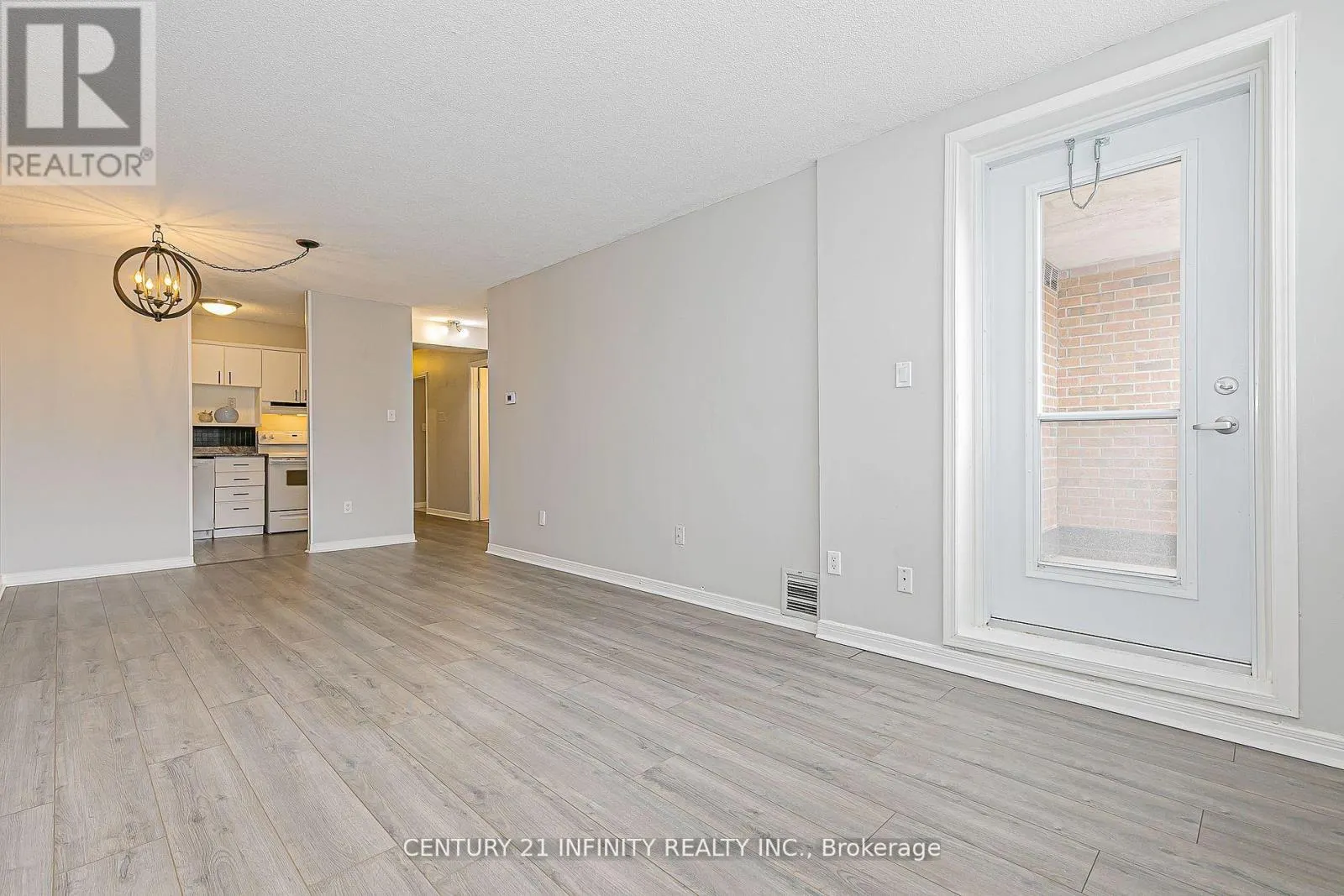 306 - 80 ATHOL STREET E, #306